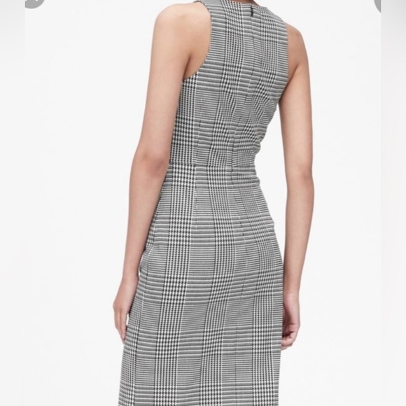 Banana Republic- PLAID BI-STRETCH RACER-NECK SHEATH DRESS - Picture 4 of 5